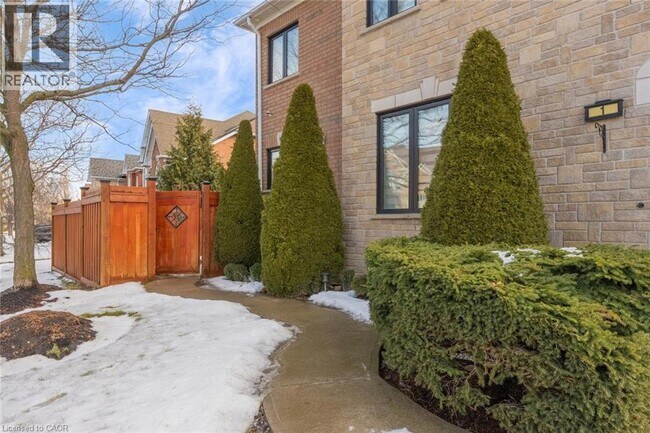 Photo du bâtiment - 1 Banks Dr