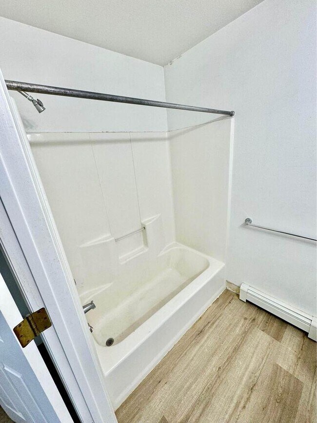 Building Photo - 855 N 700 E