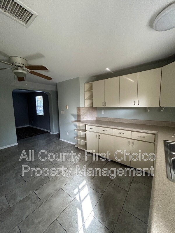 Foto del edificio - 705 6th Ave NE