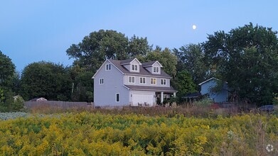 Building Photo - 413 N Warwick Ave