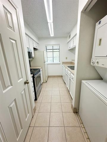 Building Photo - 16301 Ledgemont Ln