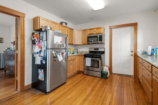 Building Photo - 26 Chilton St