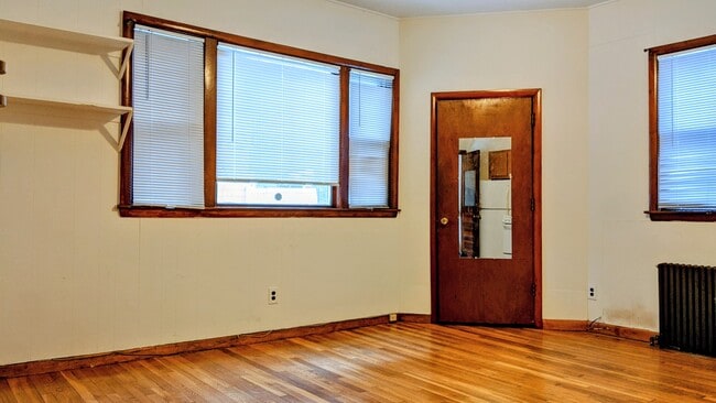 Building Photo - 69 Dana St