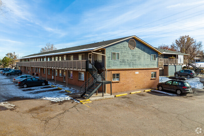 Southwest Corner - Country Club Condominiums