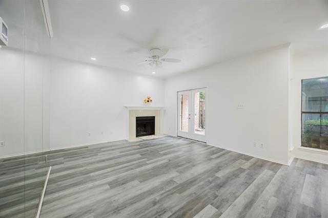 Building Photo - 412 Pebble Way