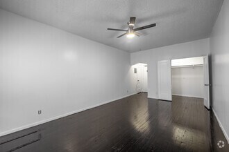 Studio - 500SF - Living Space - Valdamour Apartments