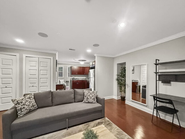 Building Photo - 601 S 2nd St