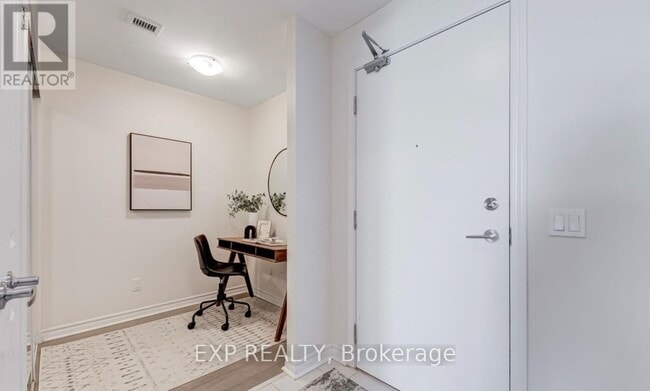 Building Photo - 2522 Keele St