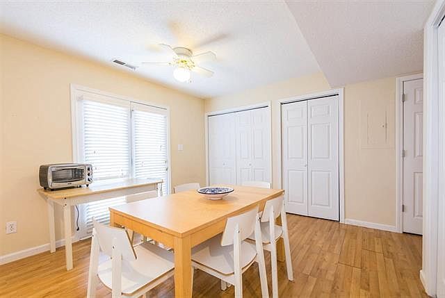 Foto del edificio - 3410 S Oaklawn Cir