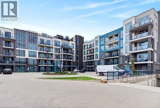 Building Photo - 10 Concord Pl