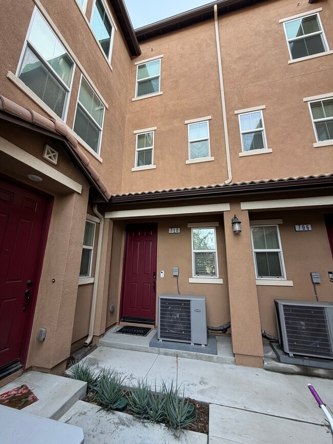 Foto del edificio - 710 N Ethan Way