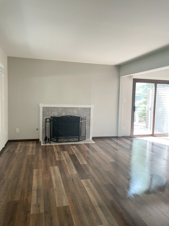 Foto del edificio - 9338 Sunrise Ln