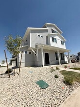 Building Photo - 123 E Porch St