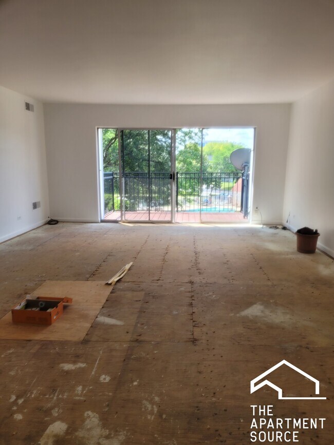 Building Photo - 5000 Carriage Way Dr