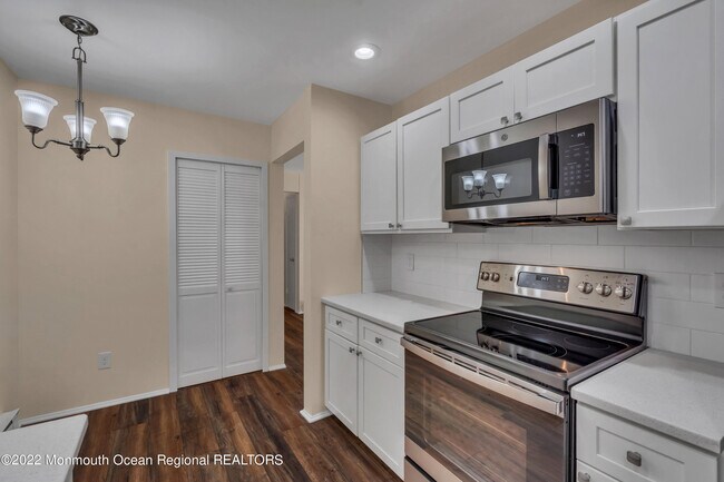 Foto del edificio - 229 Medford Ct