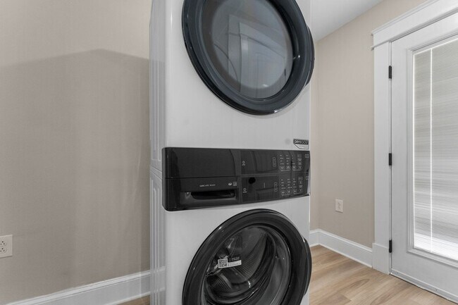 Foto del edificio - 703 Hamilton Ave