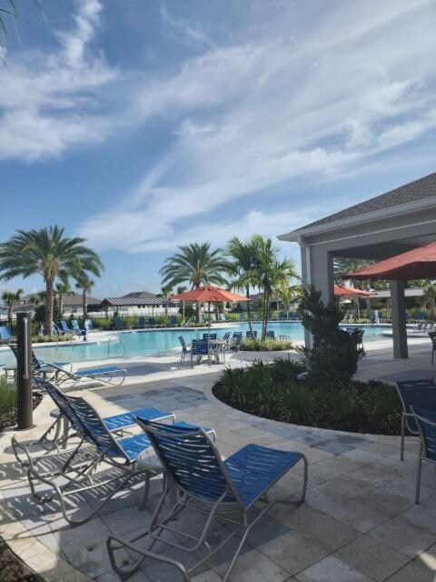 Foto del edificio - 1989 Egret Meadows Ave