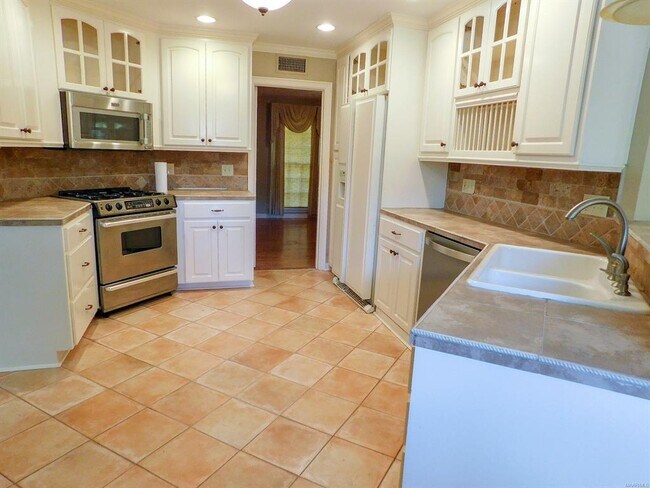 Building Photo - 212 Davors Dr