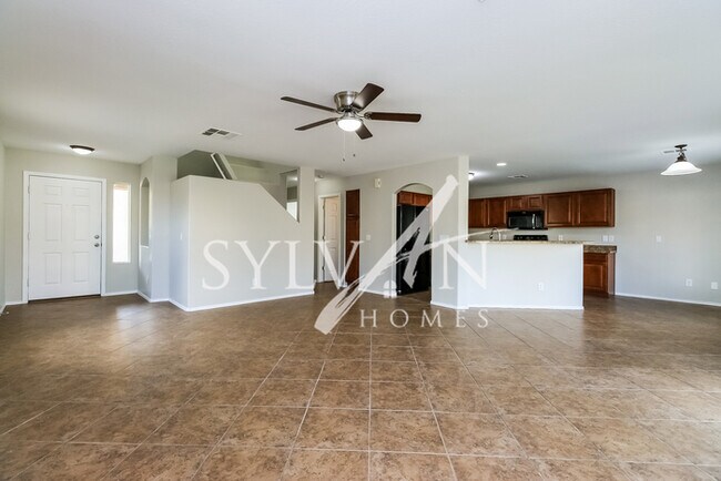 Foto del edificio - Welcome home to this 4 BR, 3 BA home