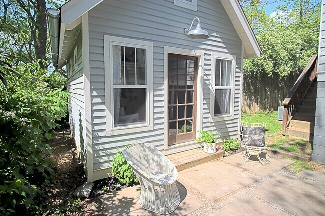 Building Photo - 3602 Westbrook Ave