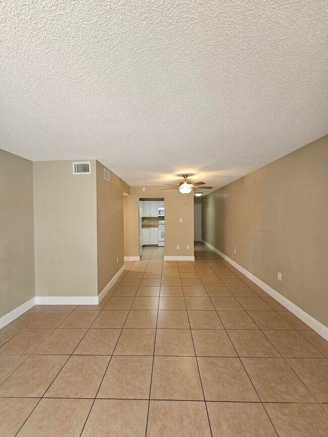 Building Photo - 4324 NW 9th Ave