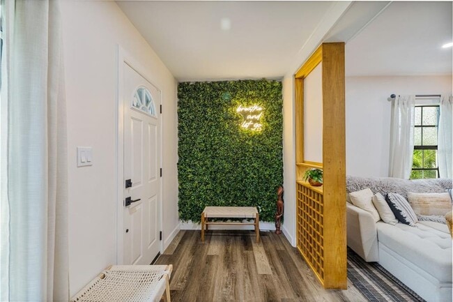 Building Photo - 1411 E Henry Ave