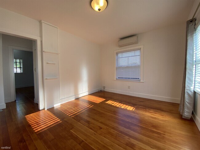 Foto del edificio - 1 br, 1 bath House - 3645 Boundary Street