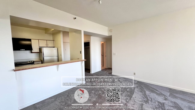 Building Photo - Views Views!!! Large 1 bdrm / 1 Bth with s...
