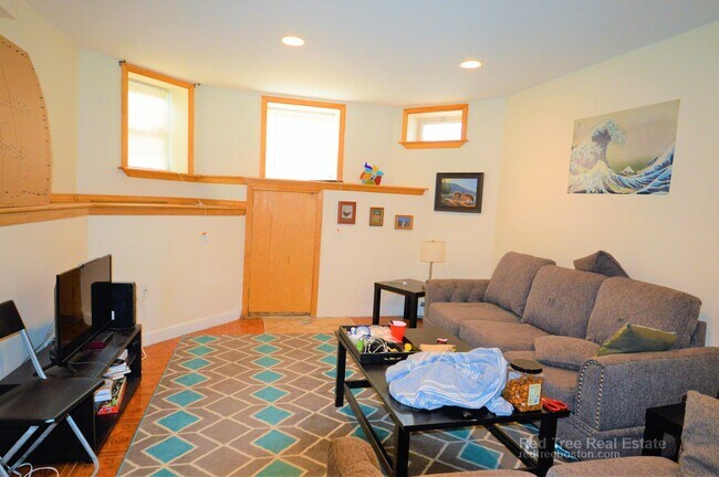 Photo - 73 Thatcher St Apartment