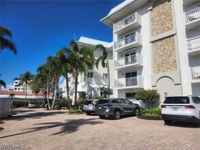 Building Photo - 3000 Gulf Shore Blvd N