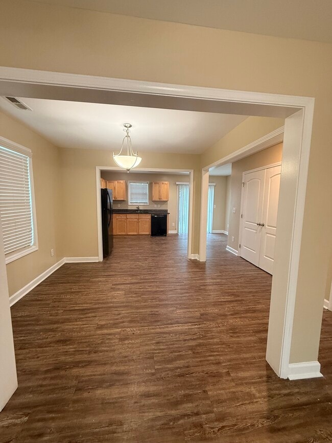 Dinning Area - 905 Cedar St
