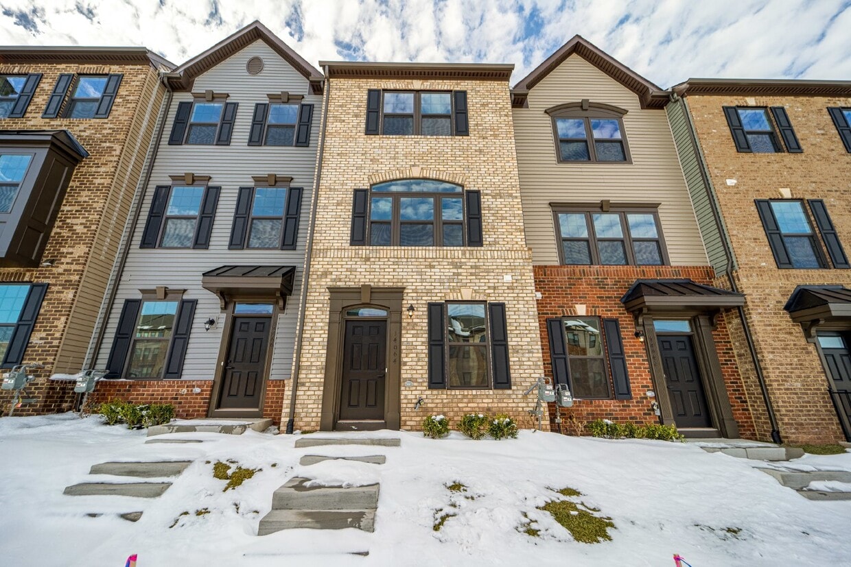 Brand New Luxury Town house for Rent! - Brand New Luxury Town house for Rent!