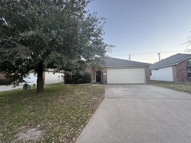 Building Photo - 7717 Redbrush