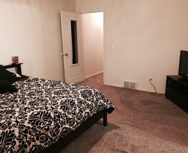 Foto del edificio - 4210 E 2nd Ave