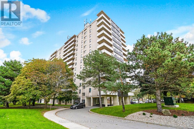 Building Photo - 21-121 Welsford Gardens