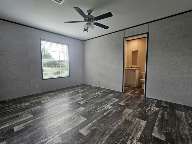 Building Photo - 1011 Myakka Dr