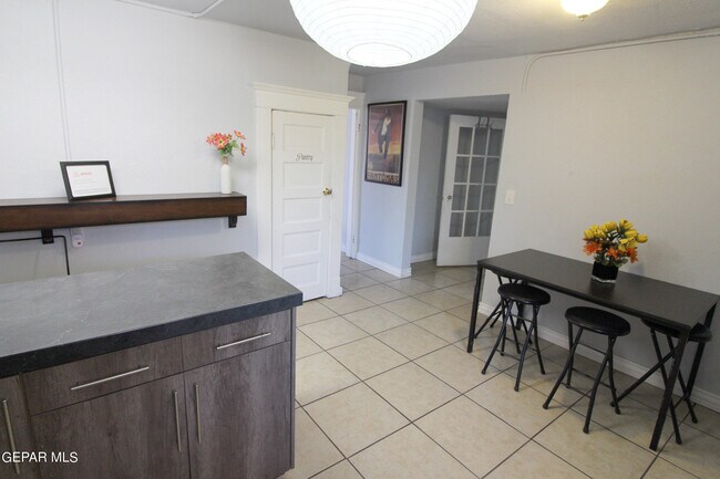 Foto del edificio - 130 Tobin Pl