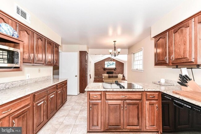 Building Photo - 8504 Shadeway Pl