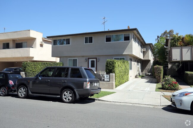 Building Photo - 834 S Holt Ave