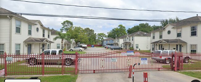 Building Photo - Duplex For Lease