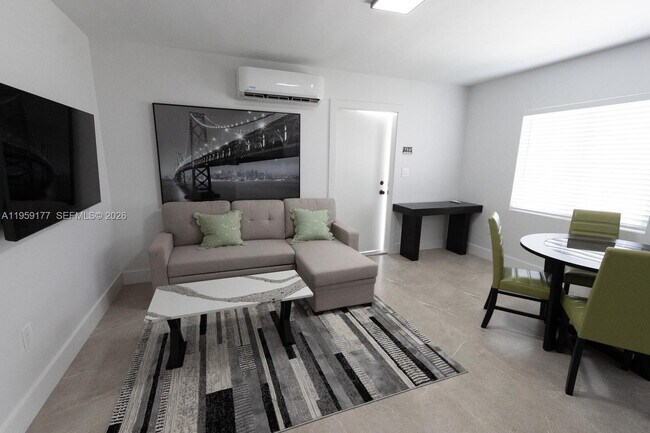 Building Photo - 1002 NW 74th St