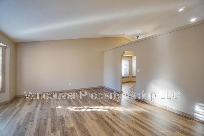 Foto del edificio - 1906 NE 151st Cir