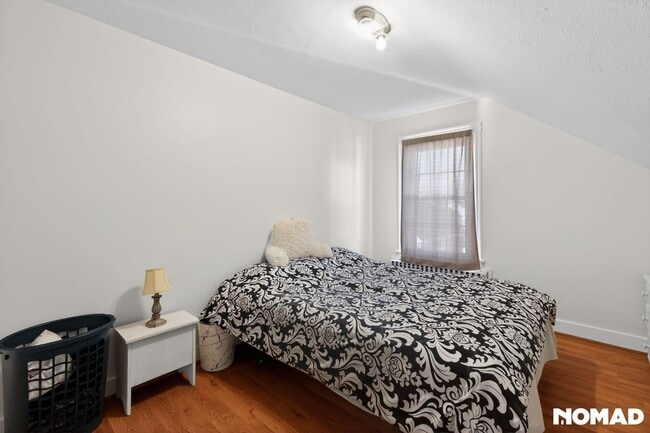 Foto del edificio - 21 Hall Ave