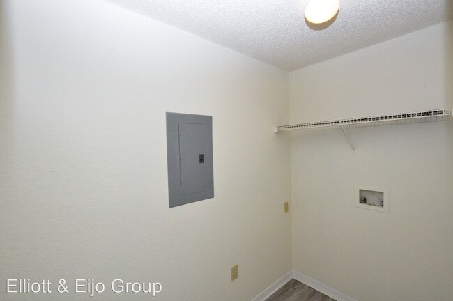 Building Photo - 4240 Summer Landing Dr