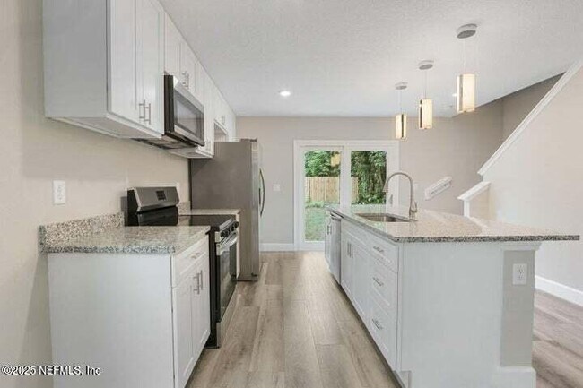 Foto del edificio - 7932 Jasper Ave