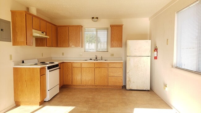 Building Photo - Charming 2-Bedroom Apartment Near the Hammond Trail – McKinleyville, CA