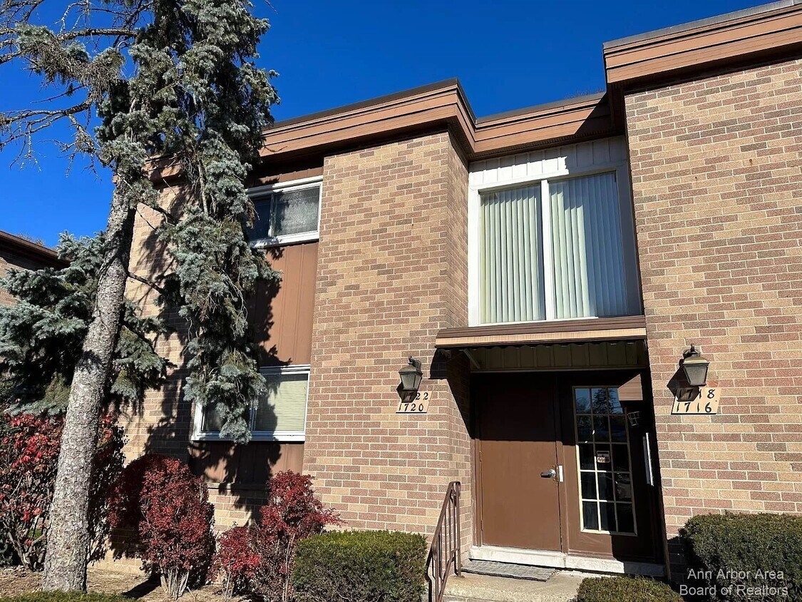 Foto principal - 1722 Washtenaw Ave