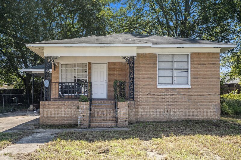 Primary Photo - 817 4th Ave N