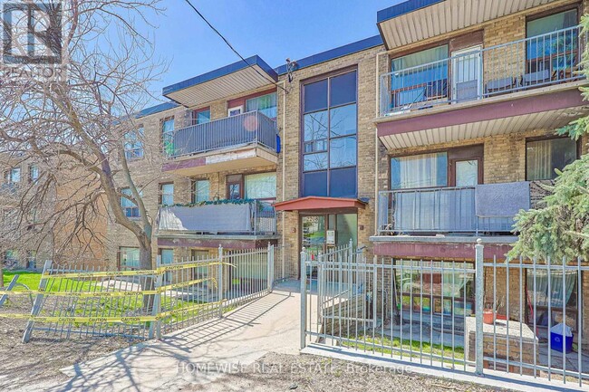 Building Photo - 2208 Dufferin St