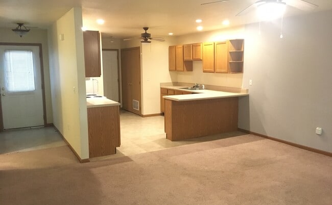 Building Photo - 6549-MF2-E2